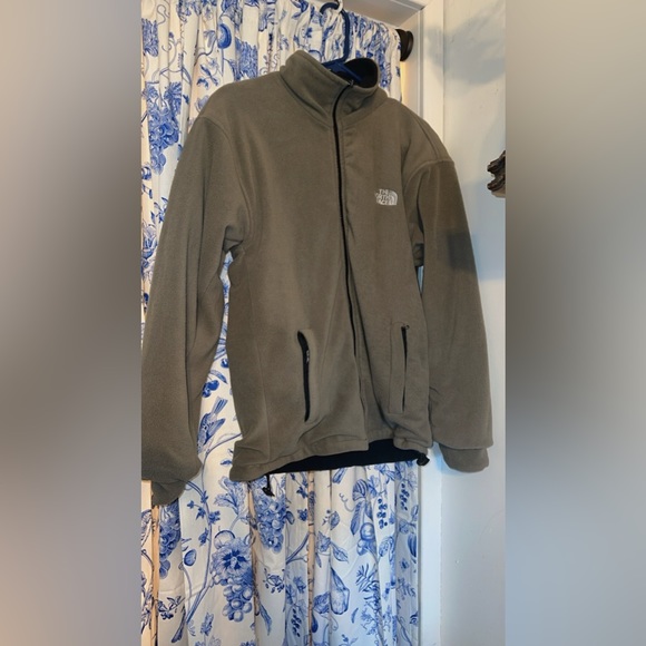 The north face reversible fleece jacket - Picture 2 of 2